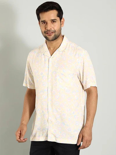Indian Terrain Men's Regular Fit Half Sleeve All Over Print Yellow Shirt